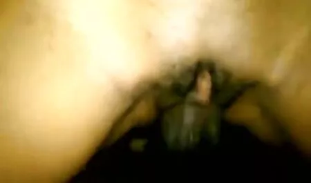 Людина в машині на прогулянку повія на вулиці і камінь в салоні українське домашнє порно